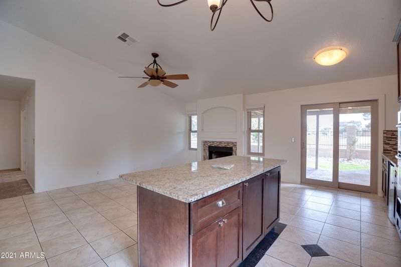 6511 N 90th Dr, Glendale, AZ 85305