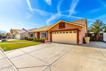 6512 90th Dr, Glendale, AZ 85305