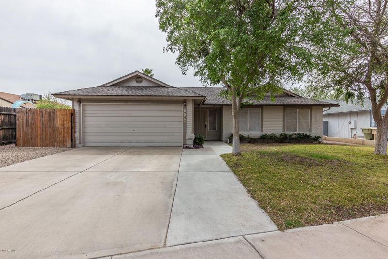 6513 W Mescal St, Glendale, AZ 85304