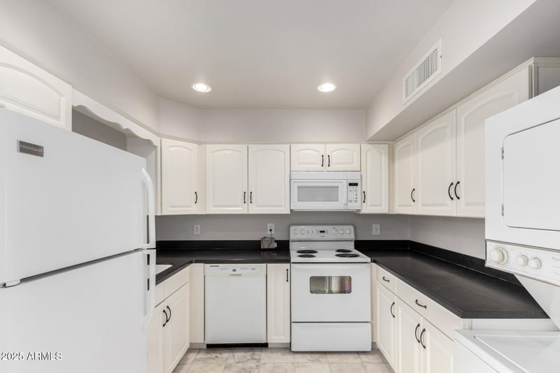 6514 Lakeshore Dr #C, Tempe, AZ 85283