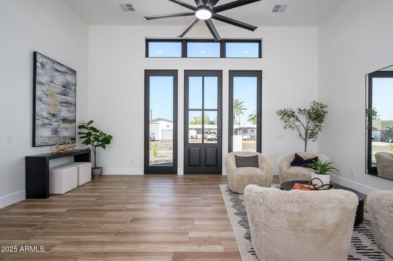 6515 E Holiday Dr, Mesa, AZ 85215