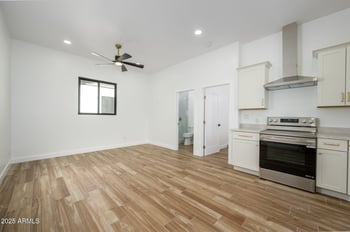 6515 E Holiday Dr, Mesa, AZ 85215