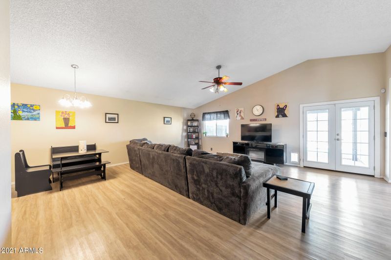 6518 W Cinnabar Ave, Glendale, AZ 85302