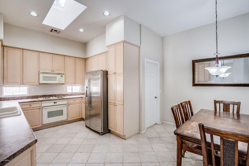 652 E Krista Way, Tempe, AZ 85284