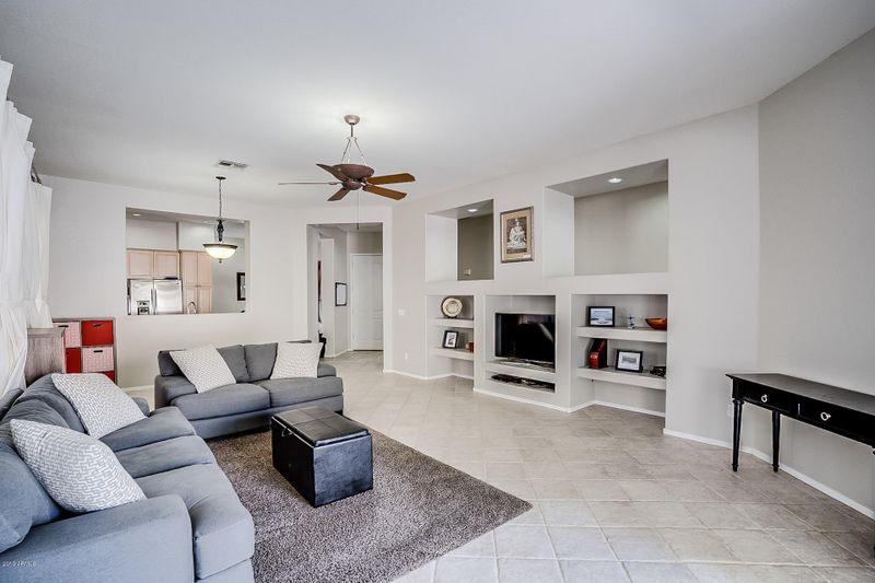 652 E Krista Way, Tempe, AZ 85284