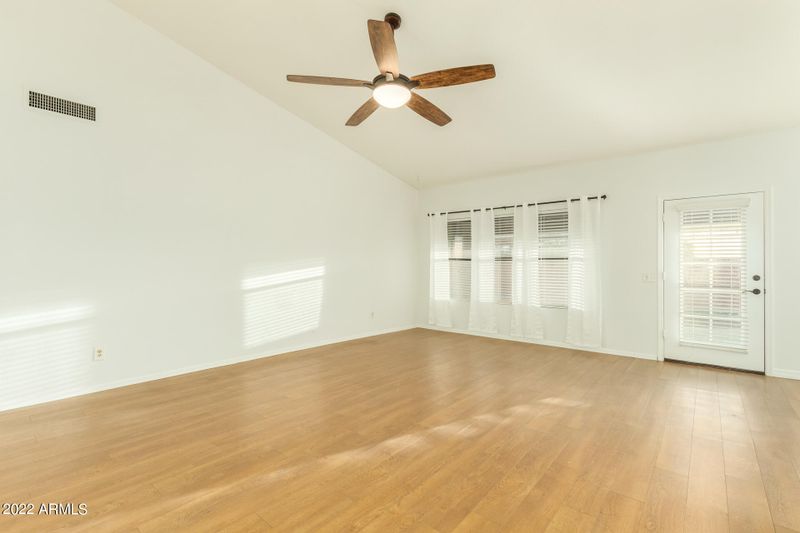 652 N Sandstone St, Gilbert, AZ 85234