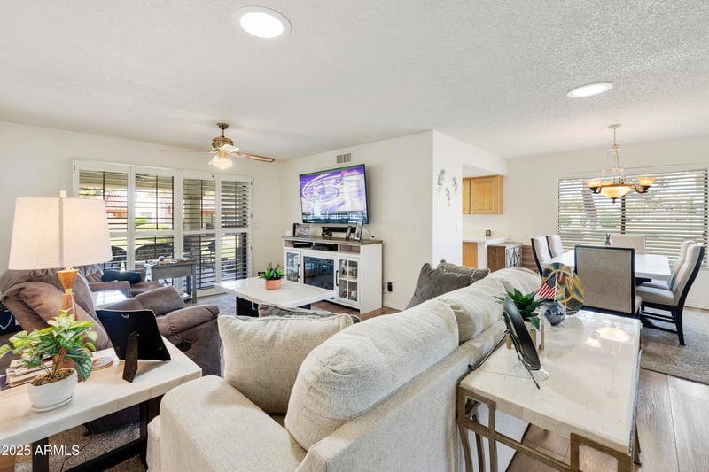 652 Saguaro Way, Mesa, AZ 85208