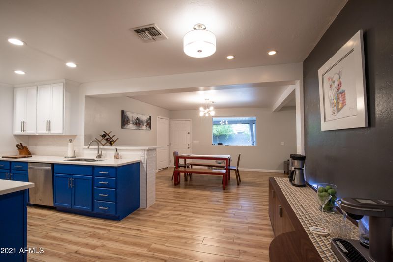 6520 N Central Ave, Phoenix, AZ 85012