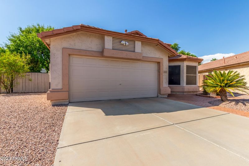6520 W Adobe Dr, Glendale, AZ 85308