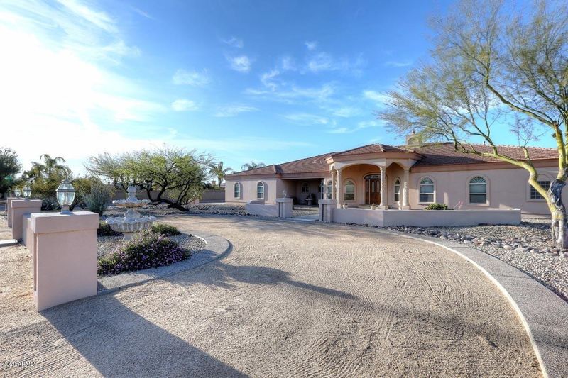 6520 W Parkside Ln, Glendale, AZ 85310