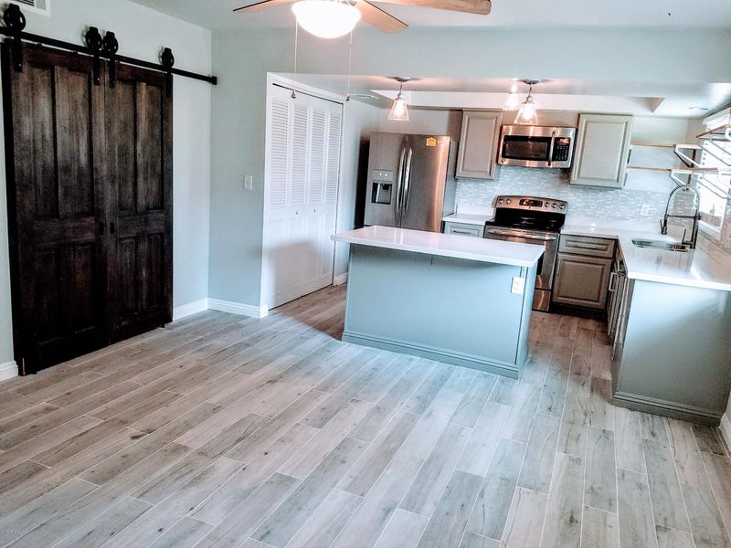 6521 N 44th Ave, Glendale, AZ 85301