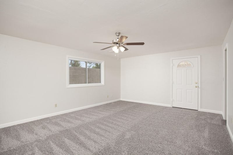 6521 N 61st Dr, Glendale, AZ 85301