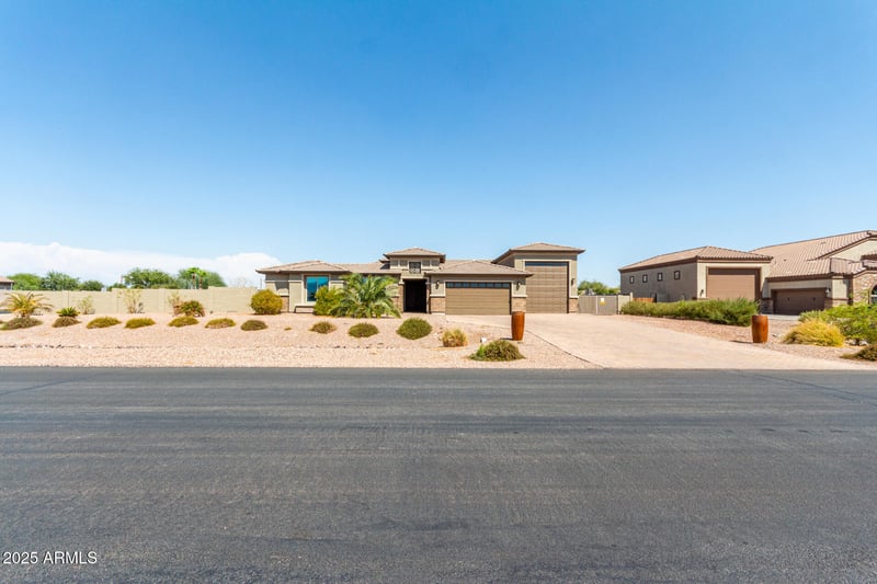 6523 135th Dr, Glendale, AZ 85307