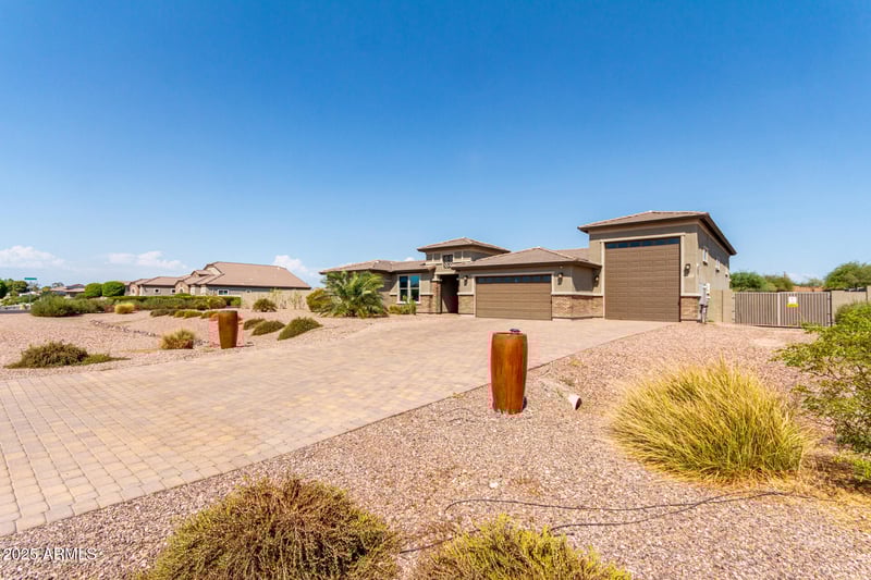 6523 135th Dr, Glendale, AZ 85307