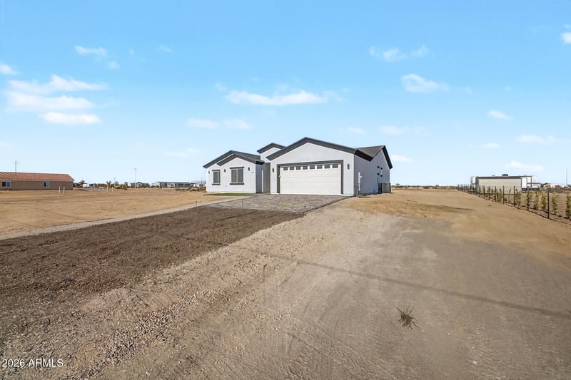6523 333rd Ave, Tonopah, AZ 85354
