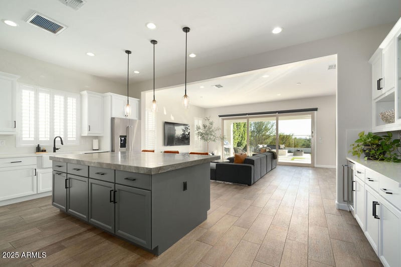 6525 E Libby St, Phoenix, AZ 85054