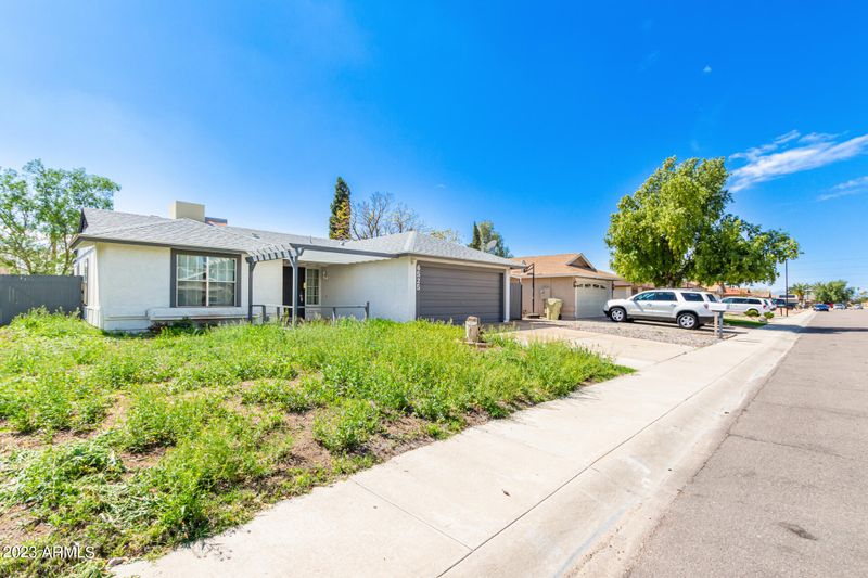 6525 W Mescal St, Glendale, AZ 85304
