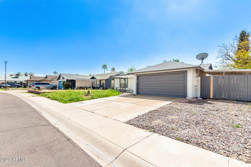 6525 W Mescal St, Glendale, AZ 85304