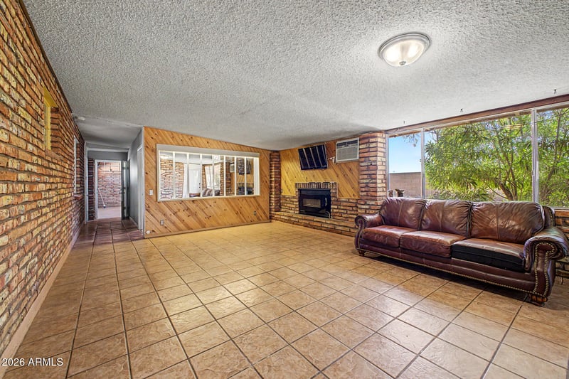 6526 Holly Dr, Mesa, AZ 85215