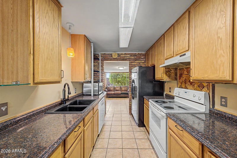 6526 Holly Dr, Mesa, AZ 85215