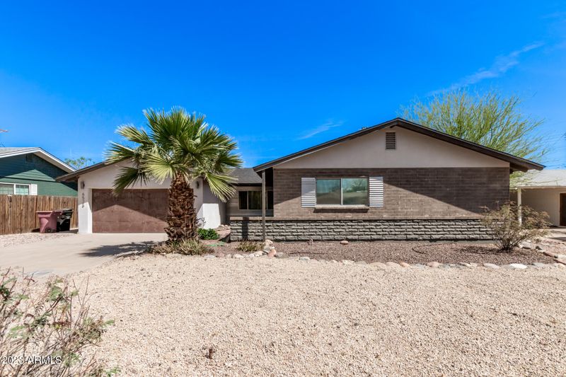 6526 E Oak St, Scottsdale, AZ 85257