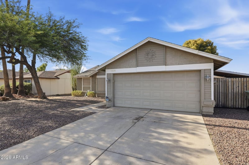 6526 W Mescal St, Glendale, AZ 85304