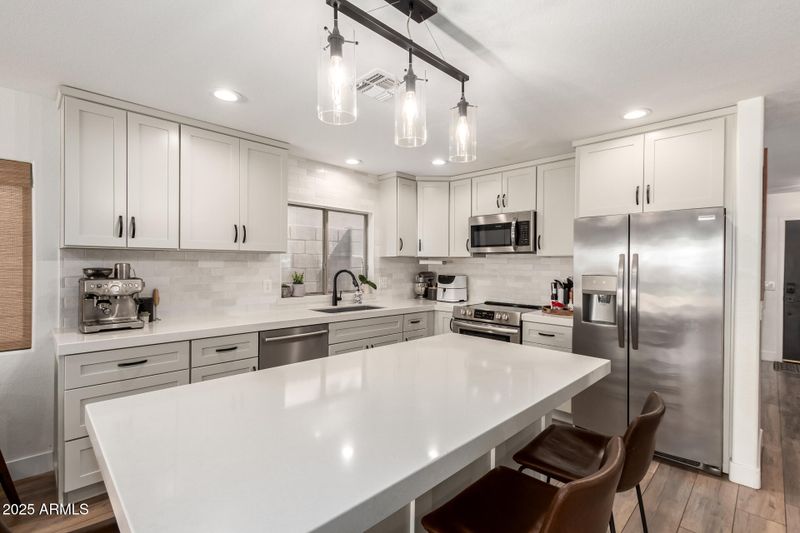 6526 W West Wind Dr, Glendale, AZ 85310