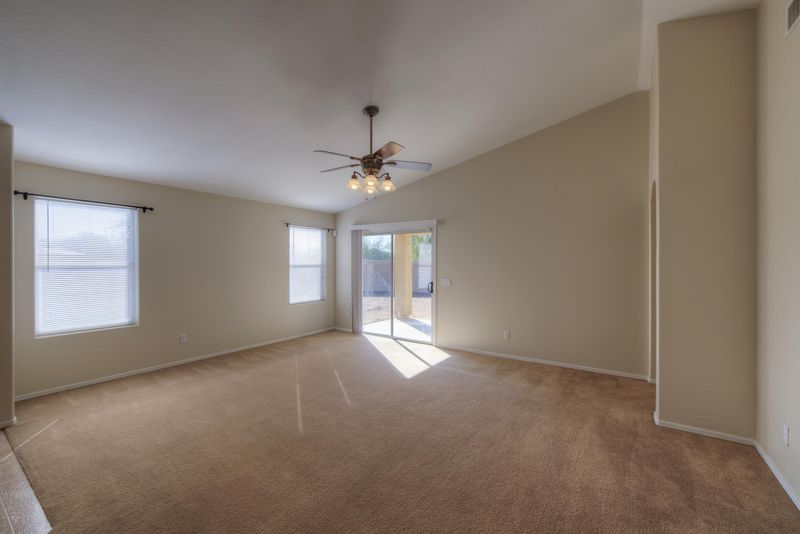 6529 W Preston Ln, Phoenix, AZ 85043