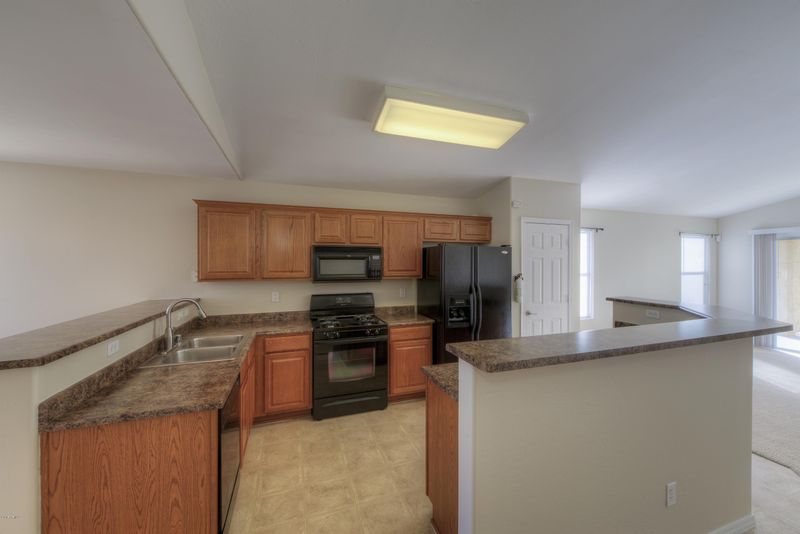 6529 W Preston Ln, Phoenix, AZ 85043