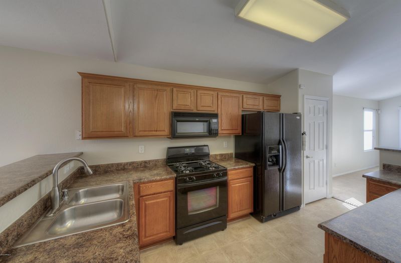 6529 W Preston Ln, Phoenix, AZ 85043