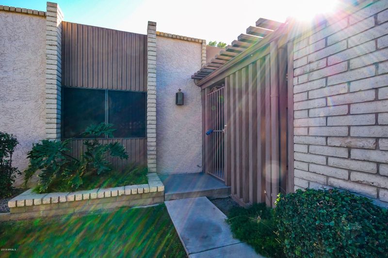 653 W 10th St, Mesa, AZ 85201