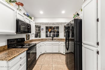 6530 North Ln, Glendale, AZ 85302