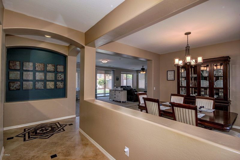 6530 W Silver Sage Ln, Phoenix, AZ 85083
