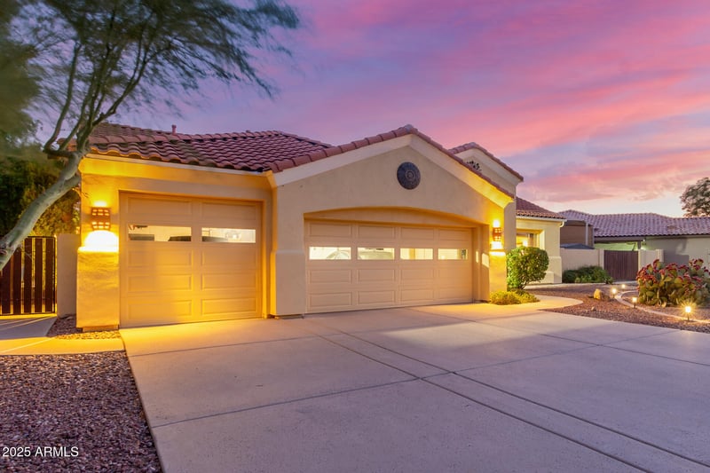 6531 Schmidt St, Glendale, AZ 85308