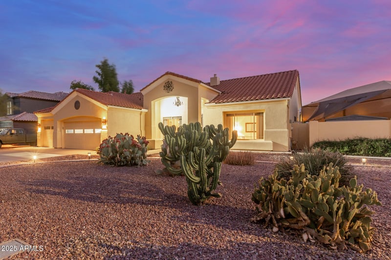 6531 Schmidt St, Glendale, AZ 85308