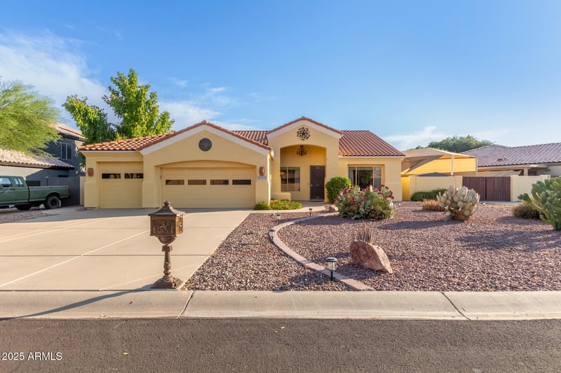 6531 Schmidt St, Glendale, AZ 85308