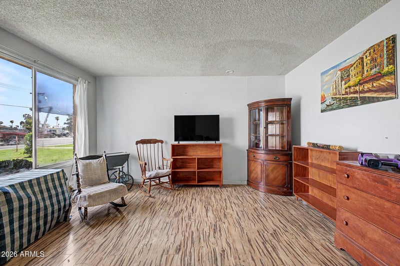 6534 N 43rd Ave, Glendale, AZ 85301