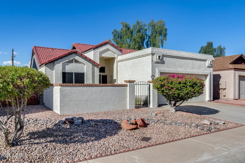 6534 North Ln, Glendale, AZ 85302