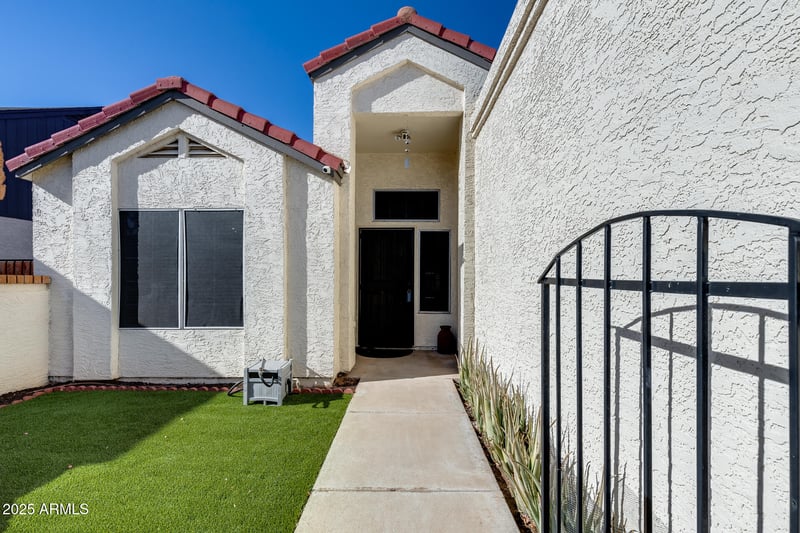 6534 North Ln, Glendale, AZ 85302