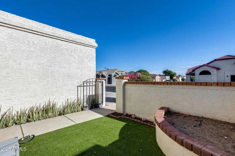 6534 North Ln, Glendale, AZ 85302