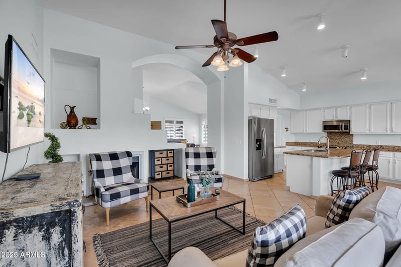6534 Riverdale St, Mesa, AZ 85215
