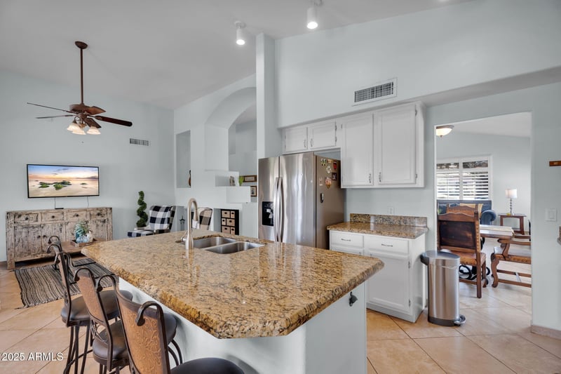 6534 Riverdale St, Mesa, AZ 85215