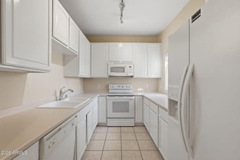 6535 Superstition Springs Blvd #221, Mesa, AZ 85206