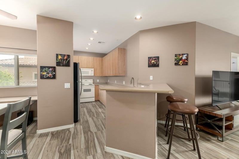 6535 Superstition Springs Blvd #242, Mesa, AZ 85206