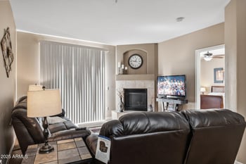 6535 Superstition Springs Blvd #109, Mesa, AZ 85206