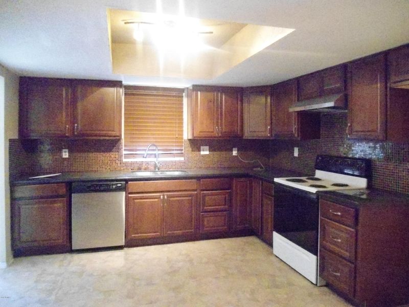 6537 N 61st Dr, Glendale, AZ 85301