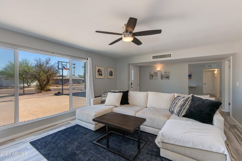 6537 Palm Ln, Scottsdale, AZ 85257
