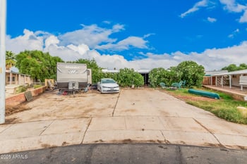 6538 Hatcher Rd, Glendale, AZ 85302