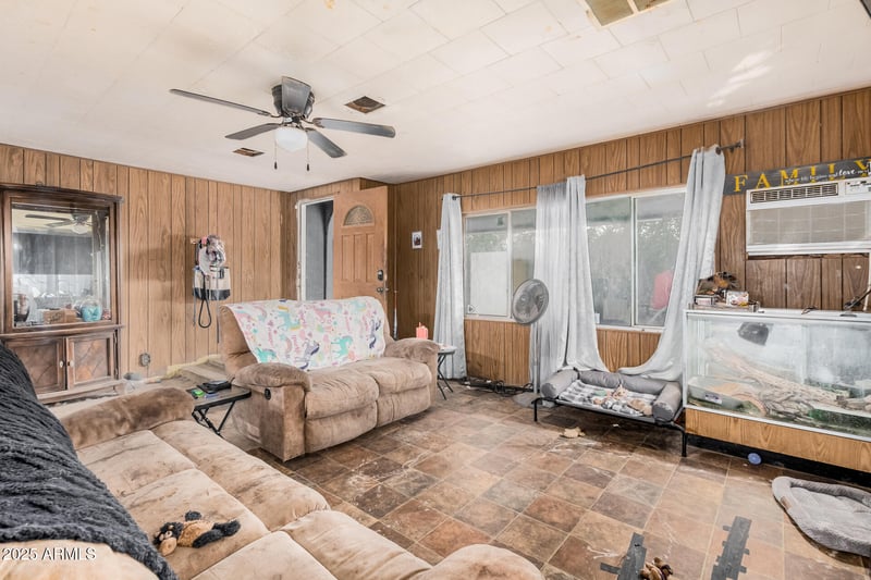 6538 Hatcher Rd, Glendale, AZ 85302