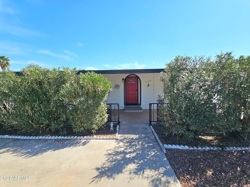 6538 Hatcher Rd, Glendale, AZ 85302